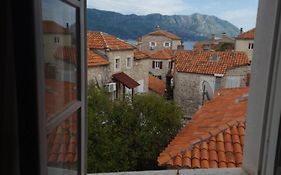 Rooms Dana Old Town Budva